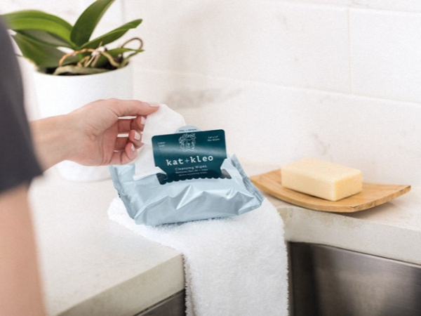 有沒有一種不干膠材料能在規(guī)定時間范圍內(nèi)撕掉不留殘膠？